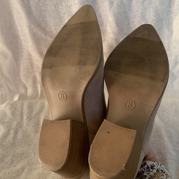 Beige pointed slip on booties - Picture 5 of 5